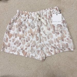 NWT size XS Bella Dahl linen short